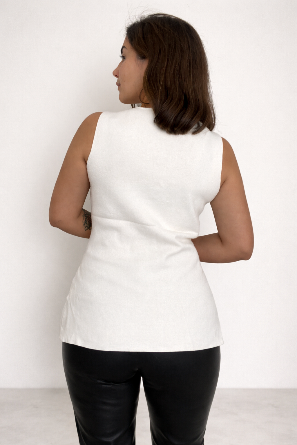 Vest chaleco mujer sin mangas con botones dorados
