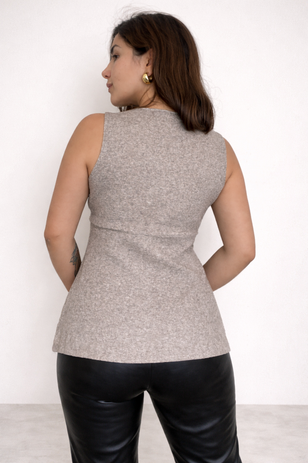 Vest chaleco mujer sin mangas con botones dorados
