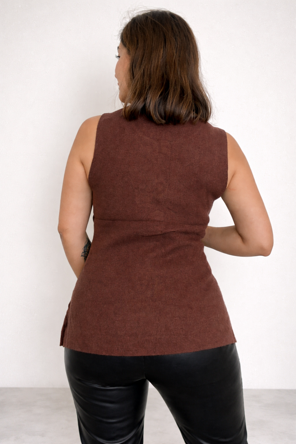 Vest chaleco mujer sin mangas con botones dorados