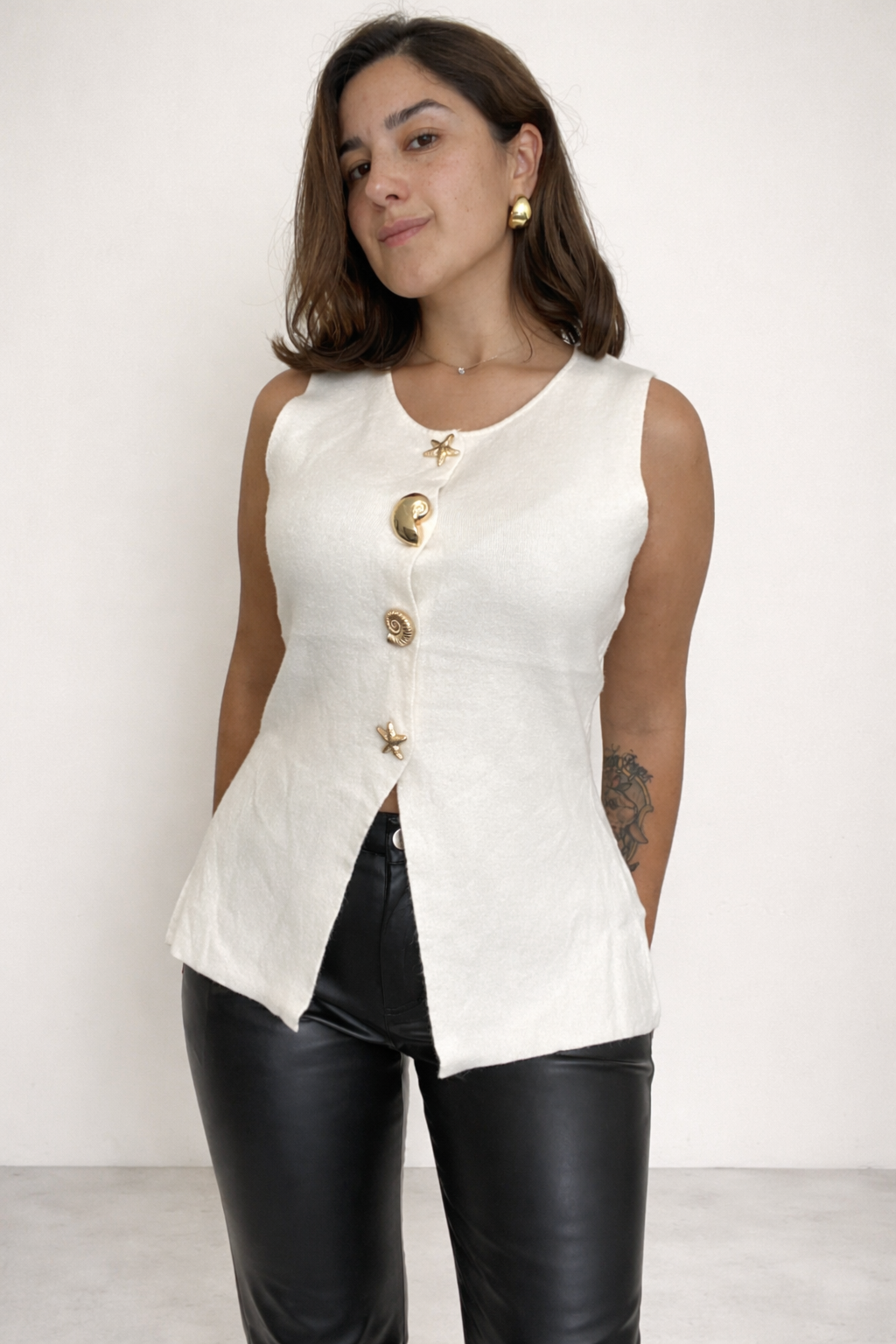 Vest chaleco mujer sin mangas con botones dorados